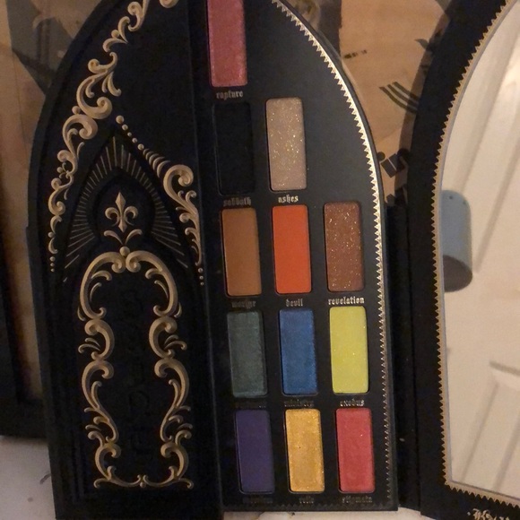 Kat Von D Saint & Sinner Eyeshadow Palette - Picture 2 of 3